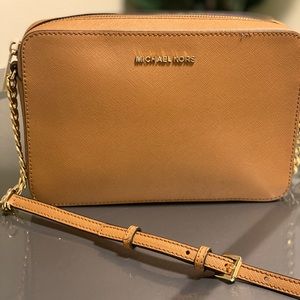 Michael Kors Jet Set Large East West Cross-body Purse